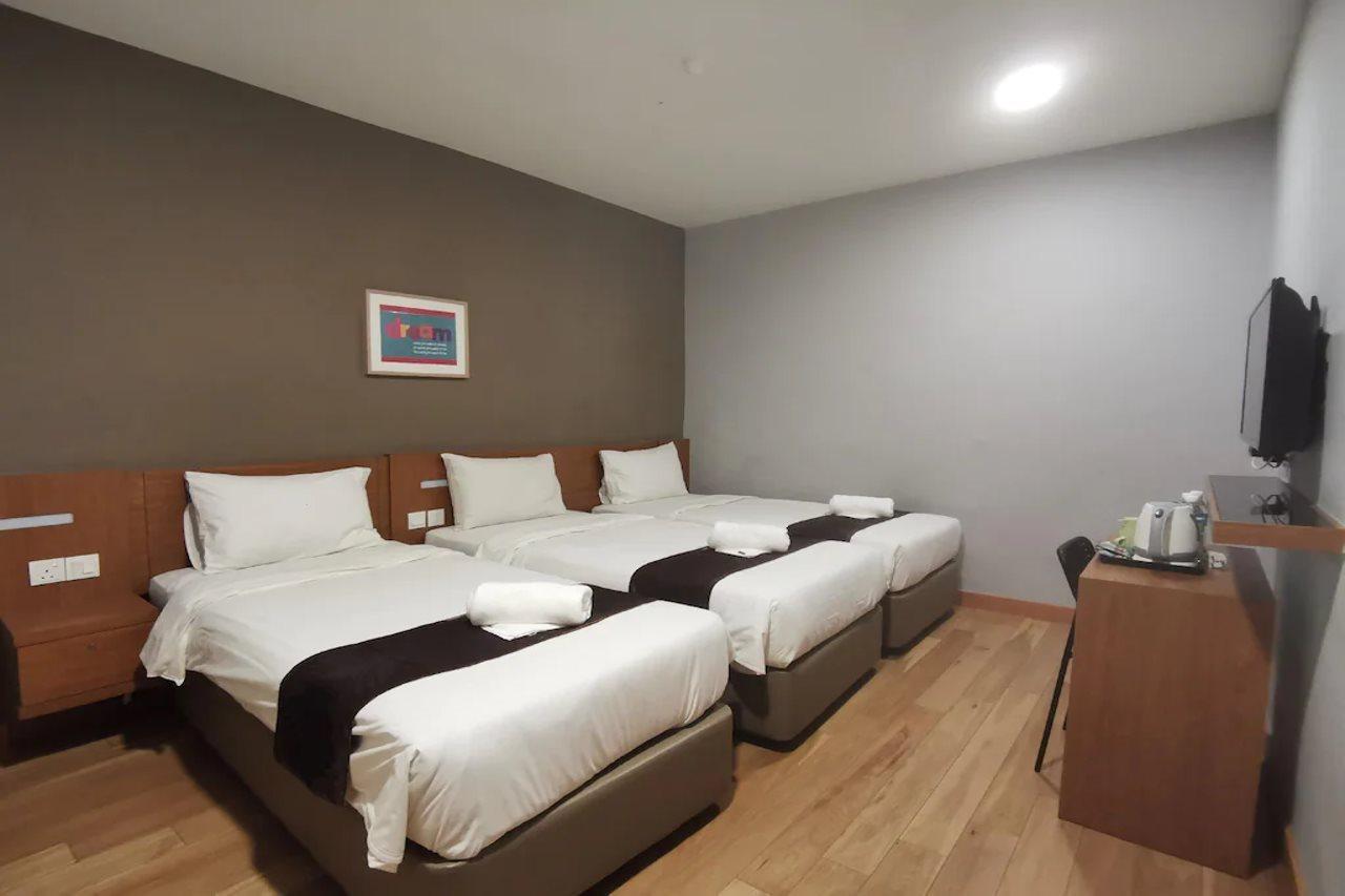 ג'והור בהרו Hotel Zamburger Second Link מראה חיצוני תמונה