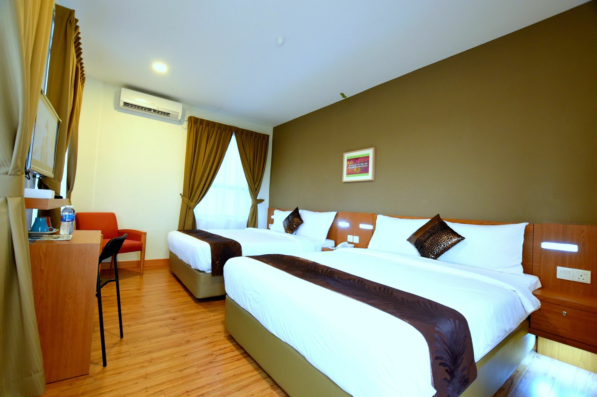 ג'והור בהרו Hotel Zamburger Second Link מראה חיצוני תמונה