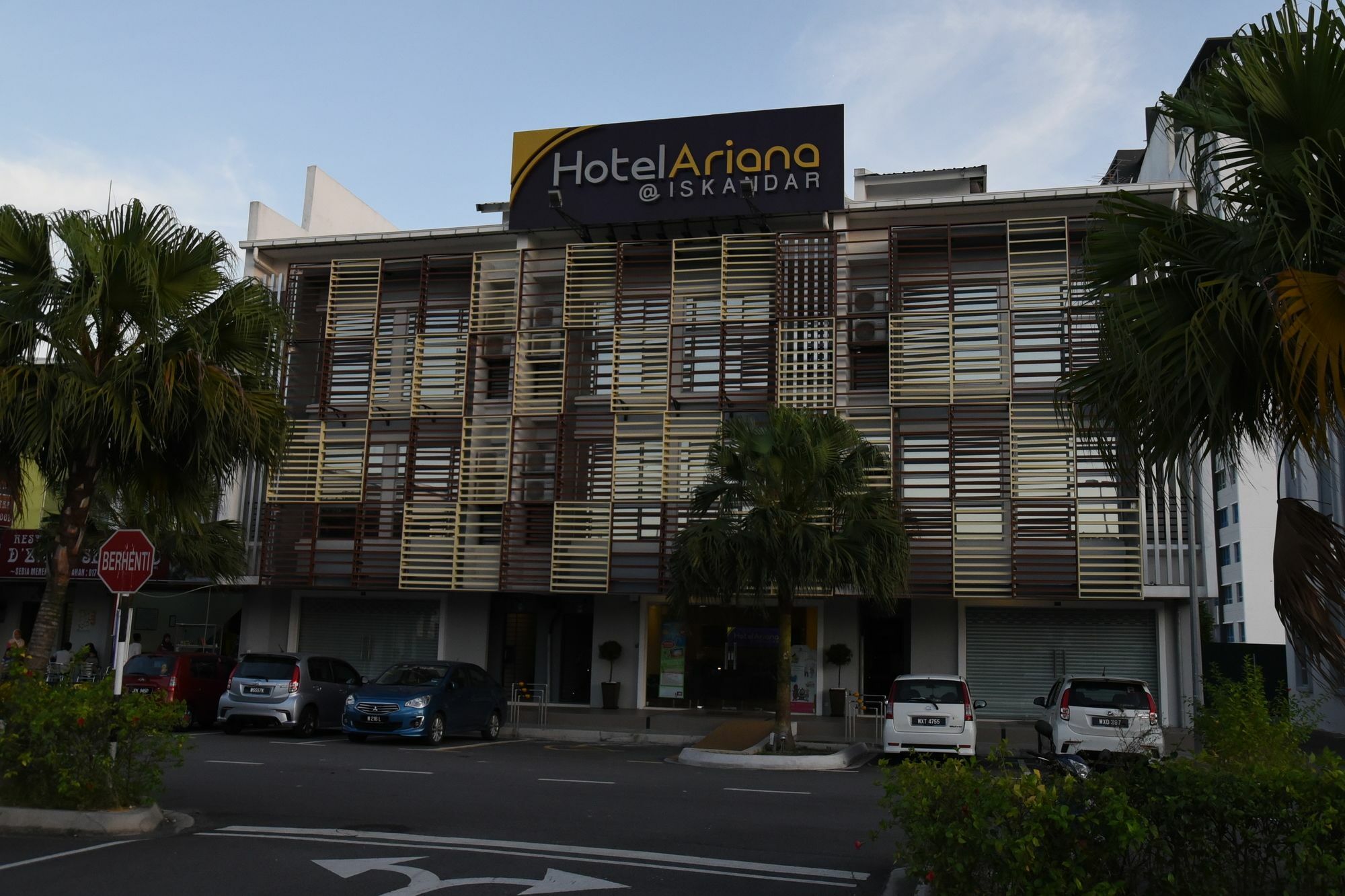 ג'והור בהרו Hotel Zamburger Second Link מראה חיצוני תמונה