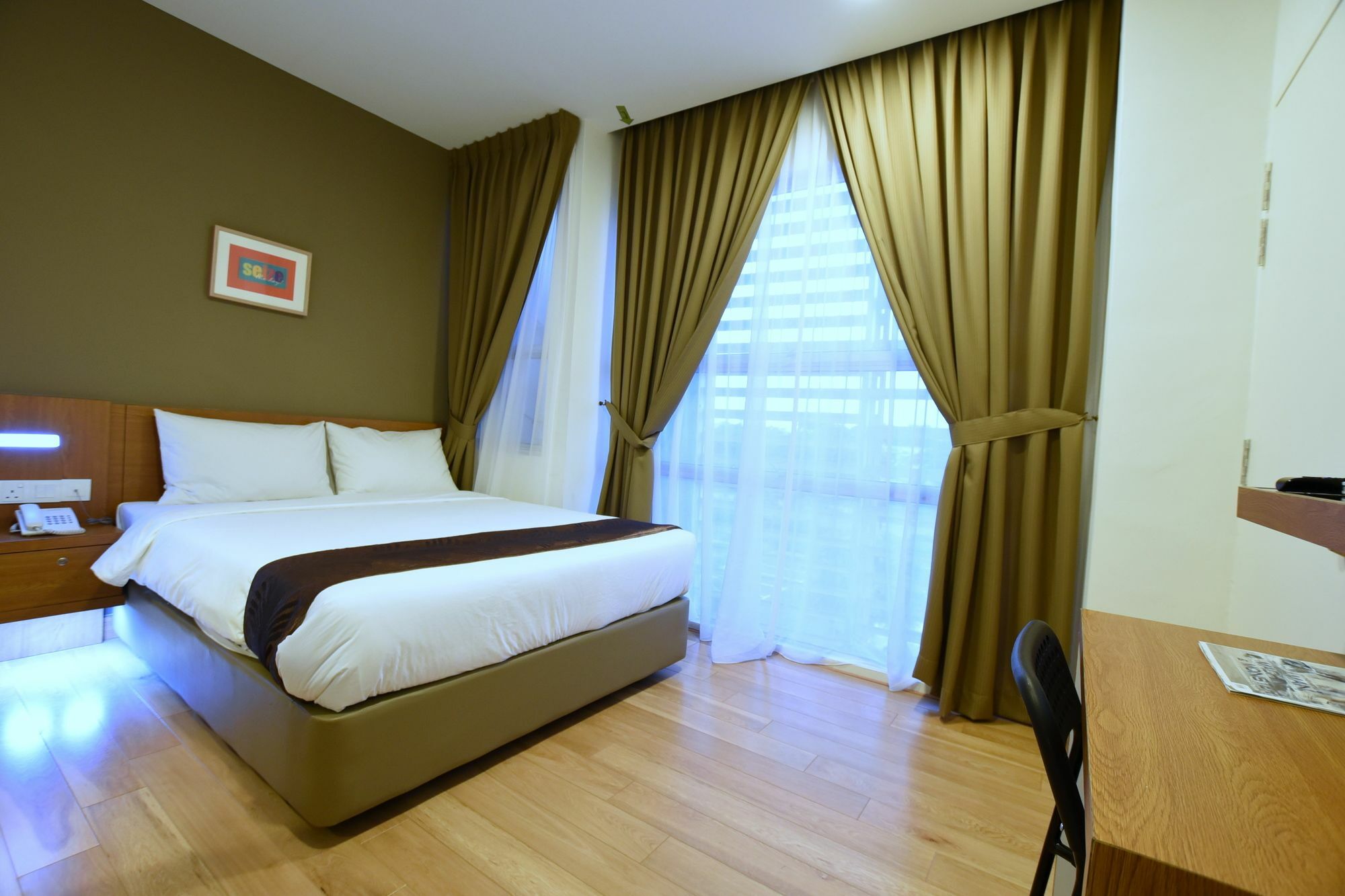 ג'והור בהרו Hotel Zamburger Second Link מראה חיצוני תמונה