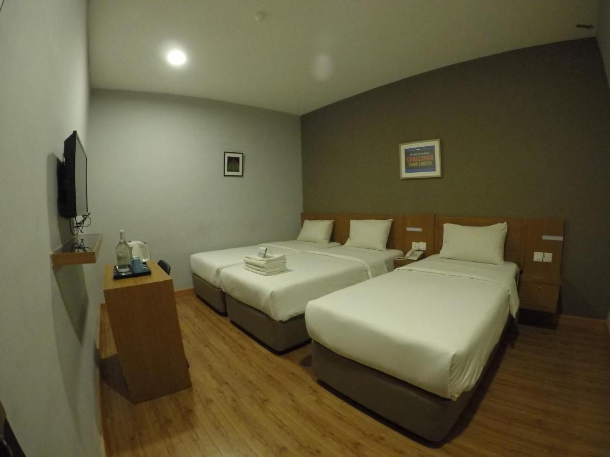 ג'והור בהרו Hotel Zamburger Second Link מראה חיצוני תמונה