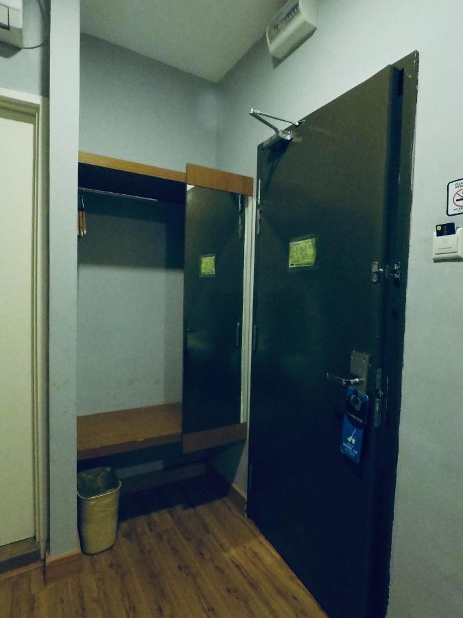 ג'והור בהרו Hotel Zamburger Second Link מראה חיצוני תמונה