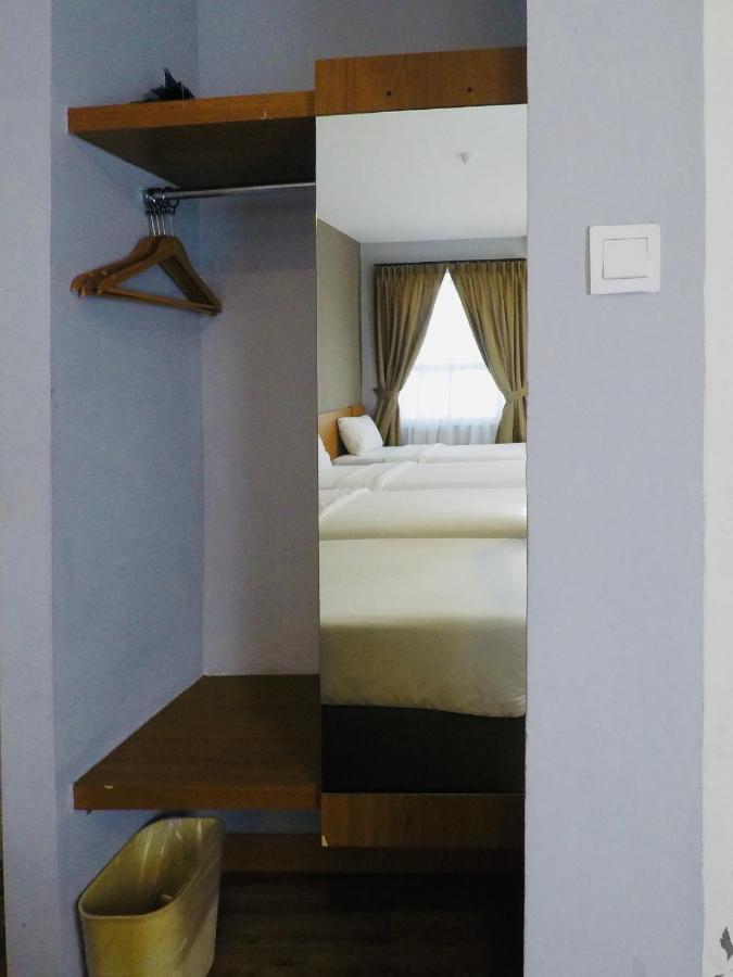 ג'והור בהרו Hotel Zamburger Second Link מראה חיצוני תמונה